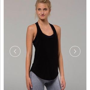 NWT - Onzie Glossy Flow tank top